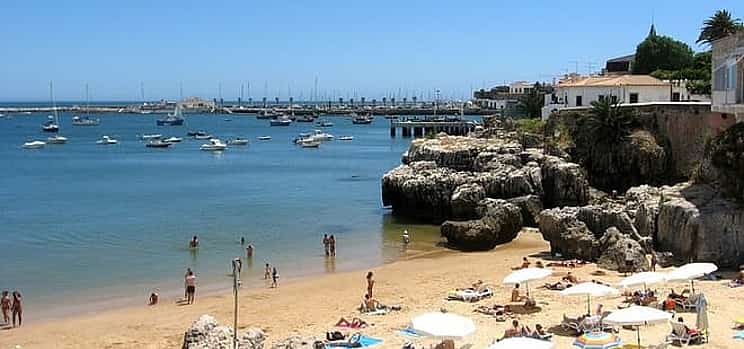 Photo 1 Private day trip from Lisboa to Cascais & Sintra, local driver