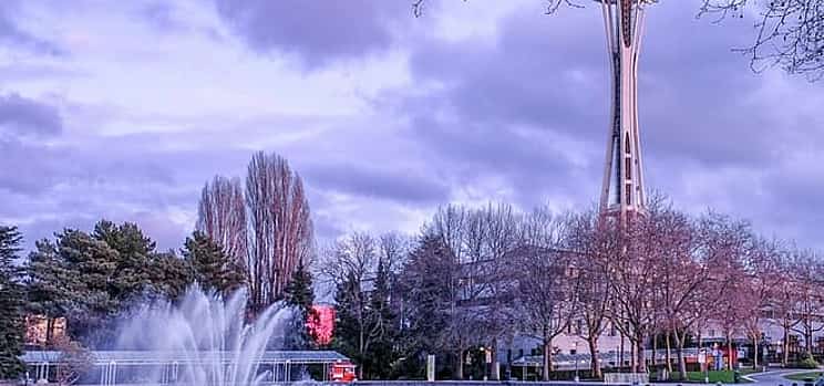 Photo 1 Iglica Kosmiczna w Seattle: Zagadka Podróży w Czasie