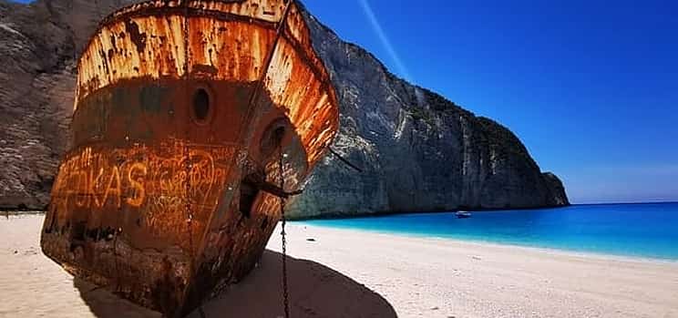 Photo 1 Zakynthos: early morning Shipwreck,Blue Caves and view point small group