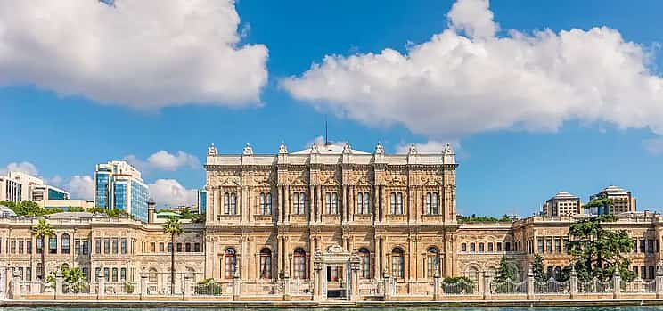 Фото 1 Дворец Долмабахче с 2-часовым круизом по Босфору Экскурсия на целый день