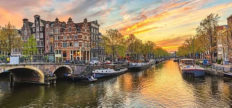 Photo 1 Private transfer from Rotterdam to Amsterdam, 2h Stop in Utrecht