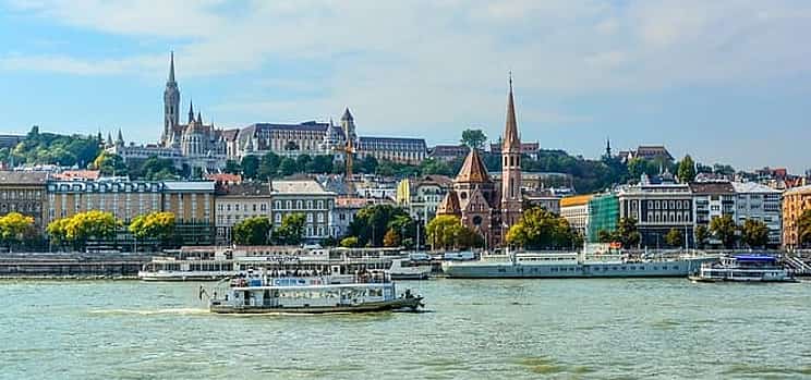Photo 1 Private Scenic Transfer from Salzburg to Budapest with 4h of Sightseeing