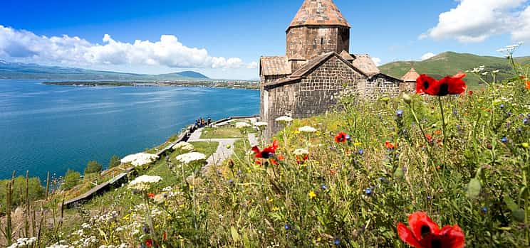 Fotografie 1 Garni Temple, Geghard Monastery, Lavash baking master class, Lake Sevan, Sevanavank Monastery