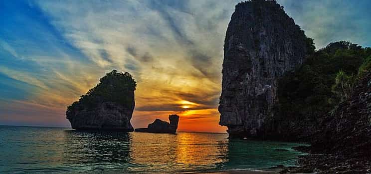 Photo 1 Phi Phi Island: Sunrise Glory Speedboat Tour