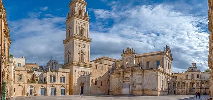 Photo 1 Private transfer from Naples to Lecce with 2h Sightseeing Stop