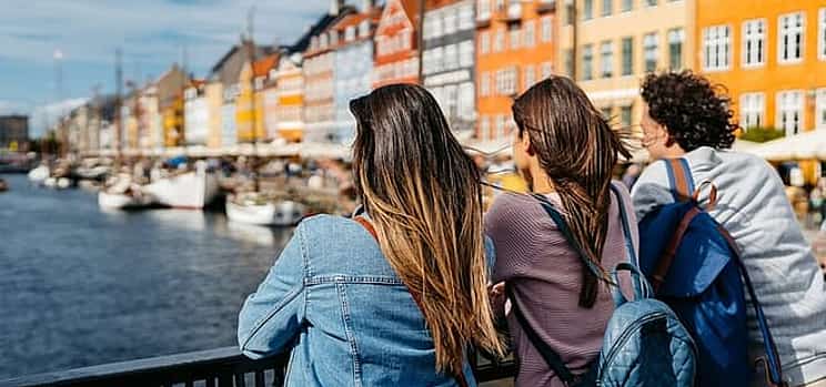 照片 1 Copenhagen Private Walking Tour: Highlights, Secrets and Pastry