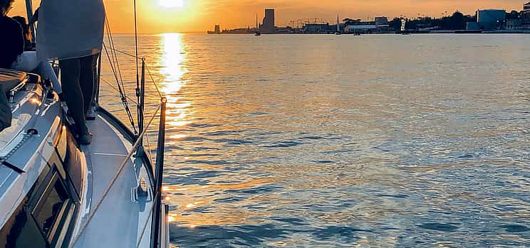 照片 1 Tagus River Sunset Sailing Tour