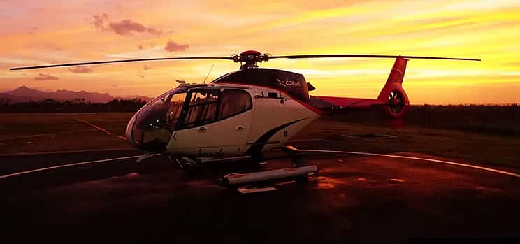 Foto 1 Privater Hubschrauberflug bei Sonnenuntergang von Triolet