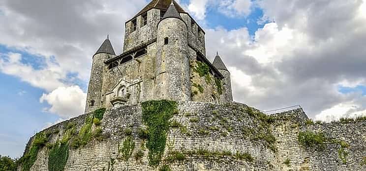 Photo 1 Private day trip from Paris to Provins and back, local driver