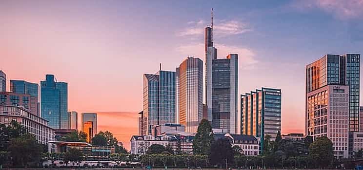 Photo 1 Private Transfer from Munich to Frankfurt with 4h of Sightseeing