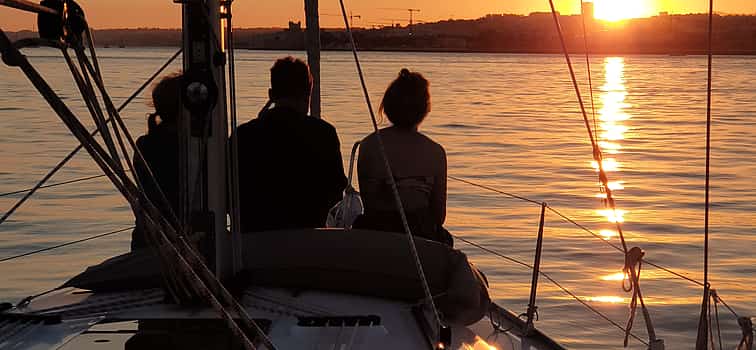 Foto 1 Bootsfahrt bei Sonnenuntergang in Lissabon