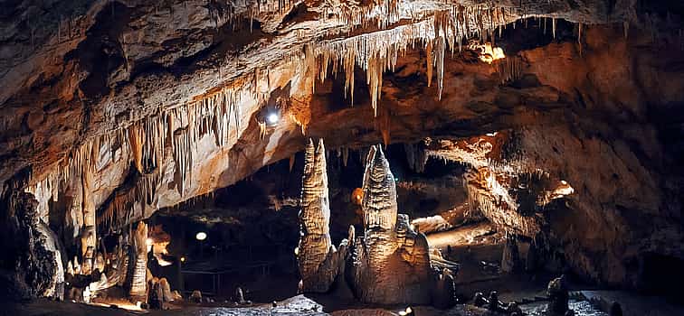 Foto 1 Die wilde Schönheit der Lipa-Höhle und die Altstadt von Budva