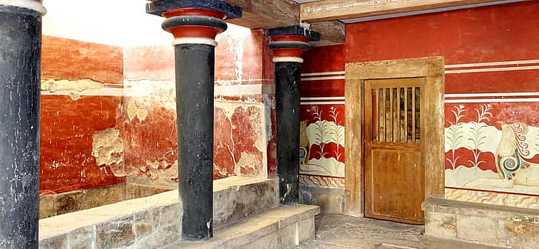 Photo 1 Historical Heraklion City Tour with Knossos Palace & Old Market from Cruise Port