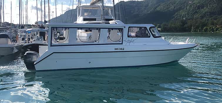Photo 1 Baie Ternay and St.Anne Marine Park Visit