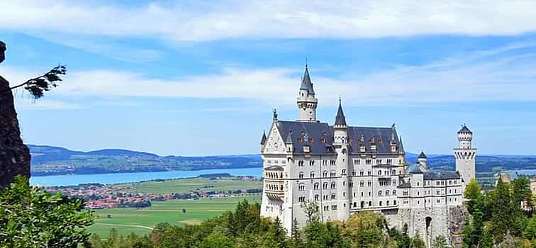 Фото 1 VIP Day Trip Neuschwanstein and Linderhof Castle from Munich