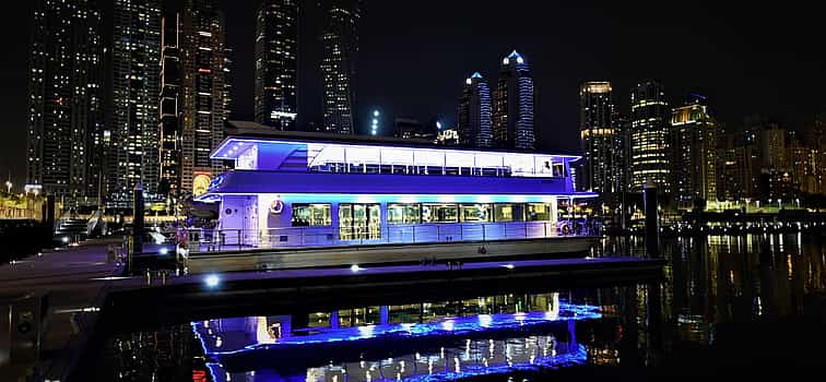Foto 1 Crucero nocturno en dhow por el puerto deportivo de Dubai