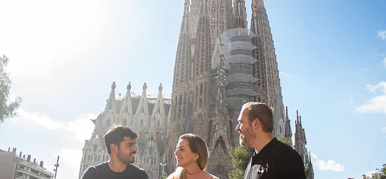 Foto 1 Lo mejor de Barcelona: Visita a pie con acceso rápido a la Sagrada Familia en grupos reducidos