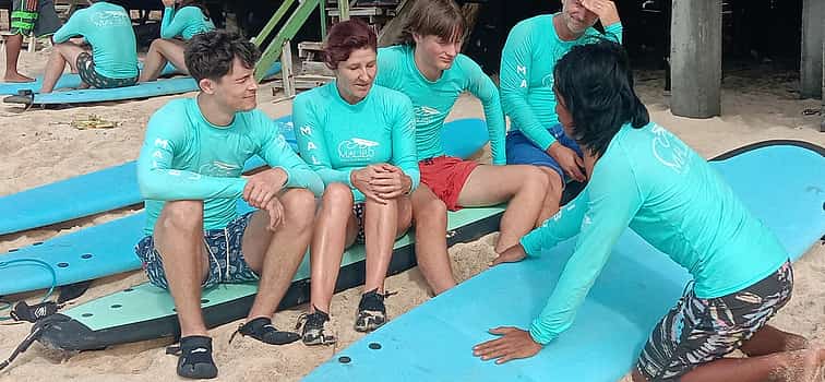 Foto 1 Family or Group Surf Lesson for 3 Persons