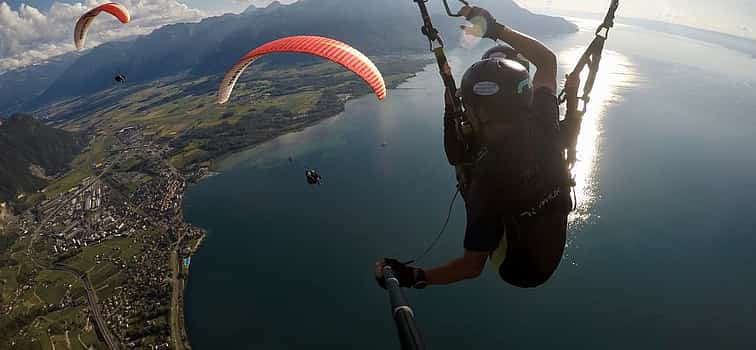 Foto 1 Montreux Paragliding Tandem Flight for Students